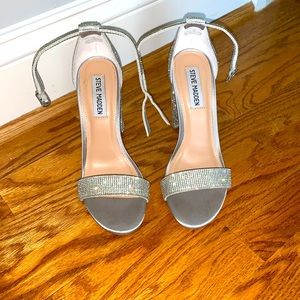 Steve Madden Carrson Two-Piece Sandals in size 7.5